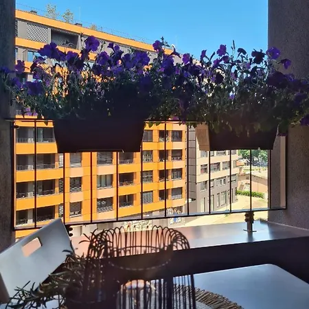 Riverfront Fortress Διαμέρισμα *