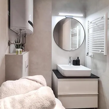 Riverfront Fortress Apartment Belgrad